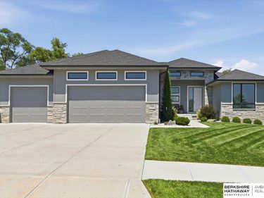 18408 Corby Street, Omaha, NE 68022