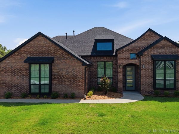 817 N 24th Street , Collinsville, OK 74021