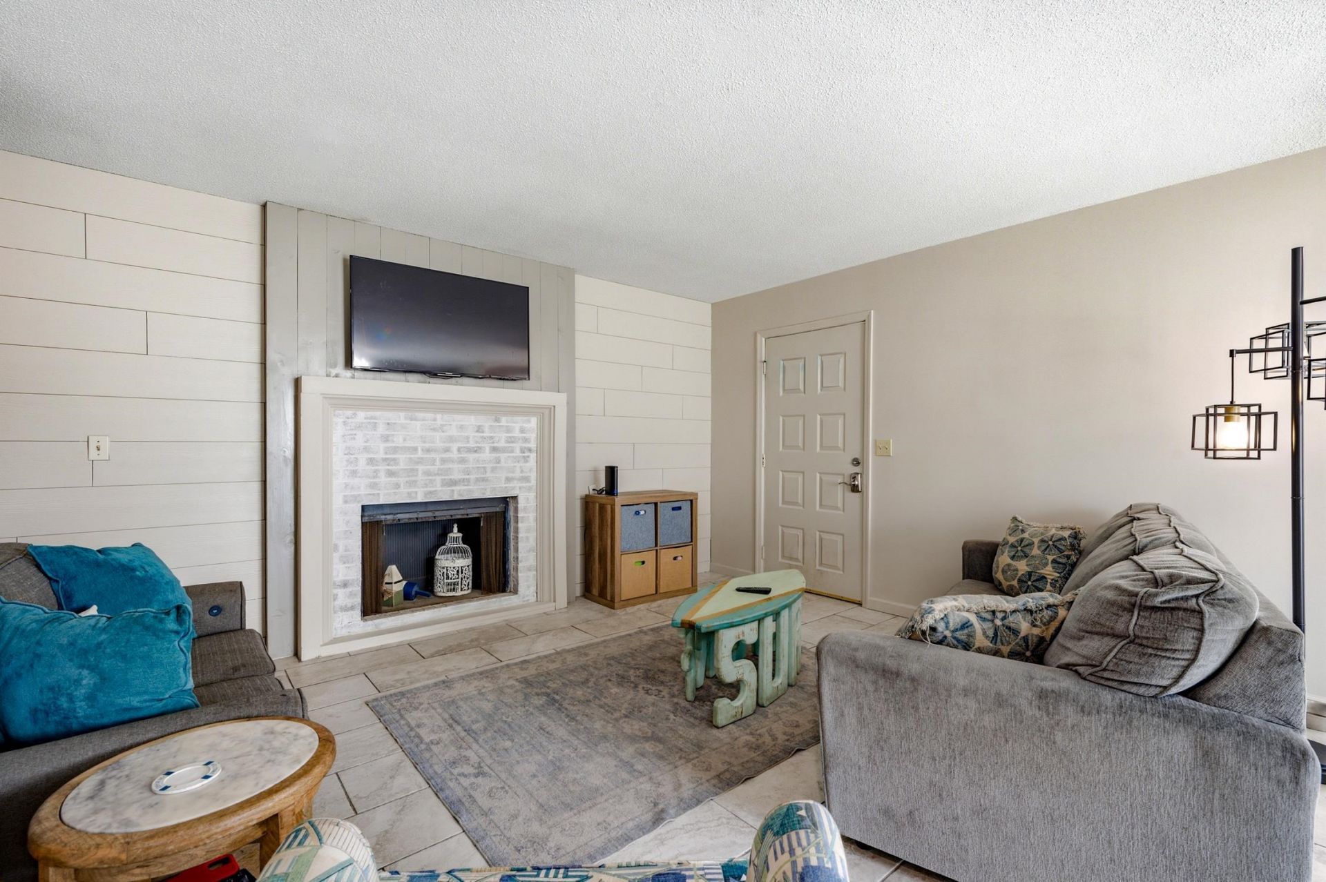 1609-c Edge Dr.  Photo 4