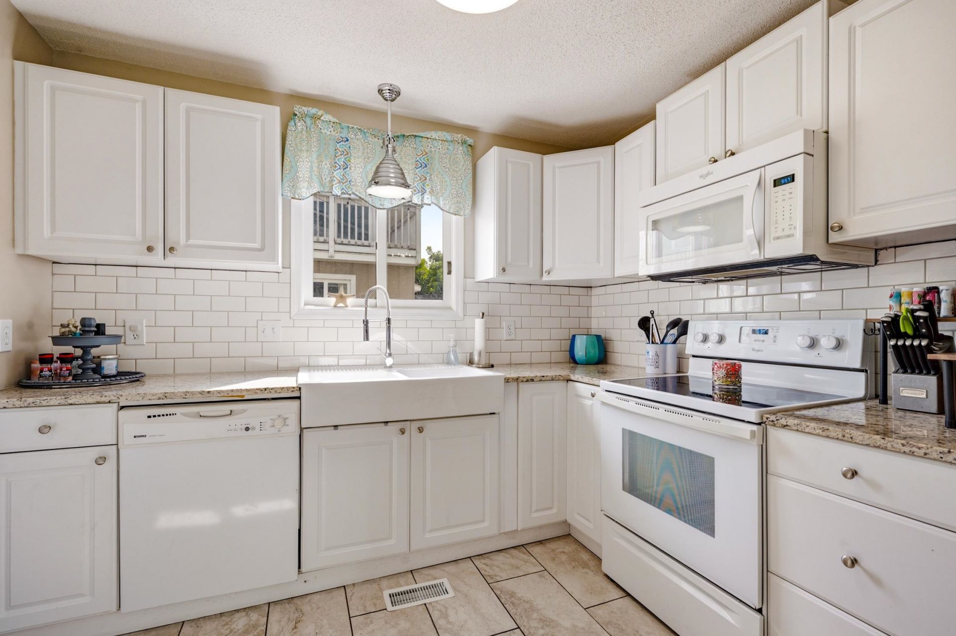1609-c Edge Dr.  Photo 7