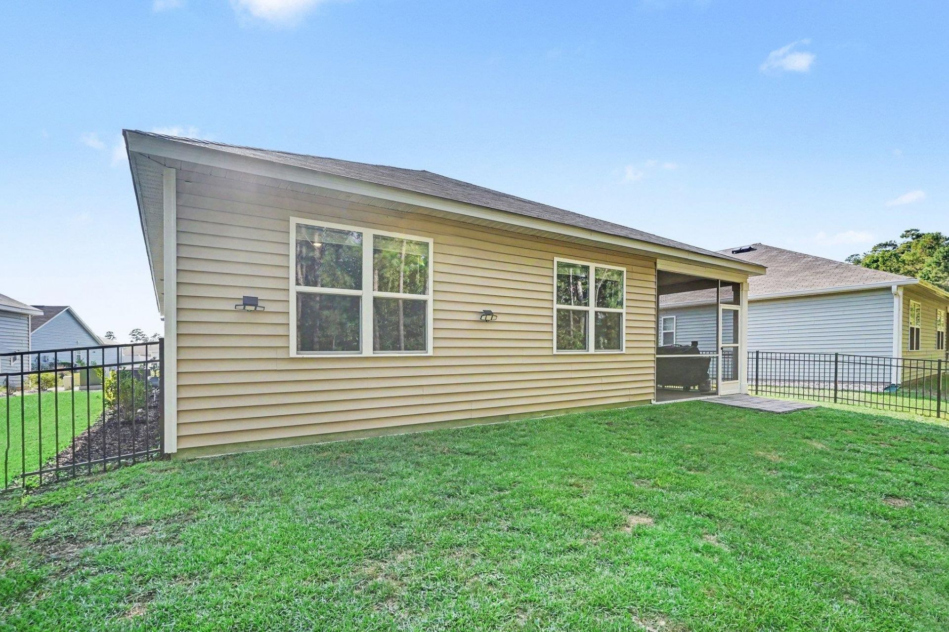 655 Gryffindor Dr. Photo 26
