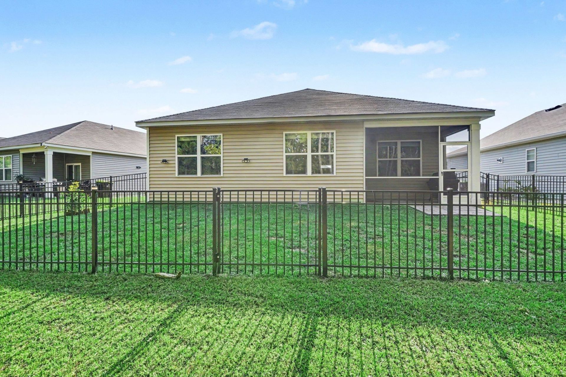 655 Gryffindor Dr. Photo 27
