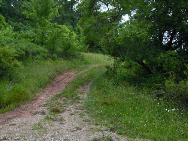 84 Sealy Ridge Road, Little Hocking, OH 45742