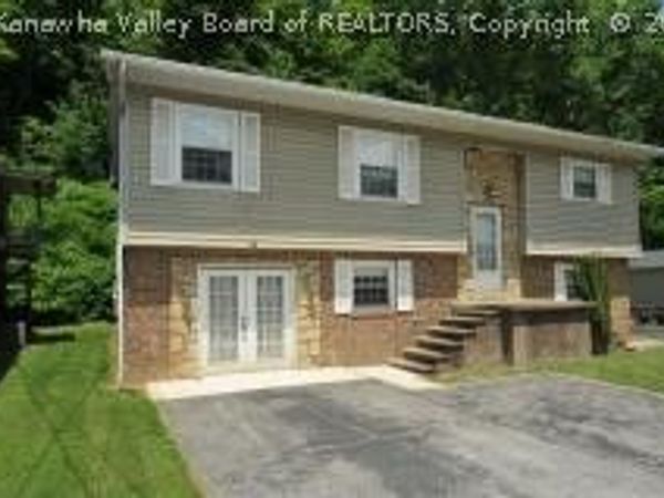 138 Little Creek Road, Cabin Creek, WV 25035