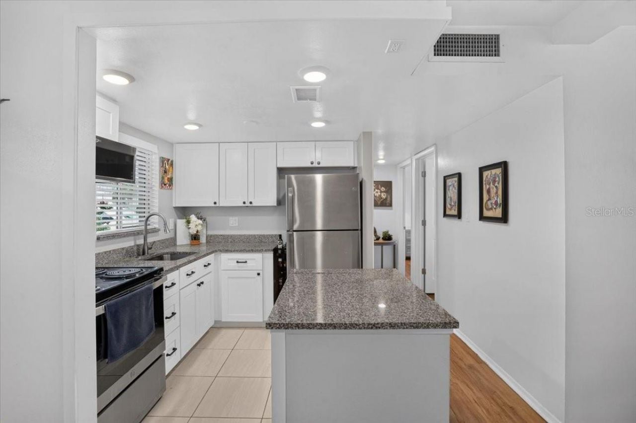 2053 Sunset Drive, Unit G3, Bradenton, FL 34207 Photo