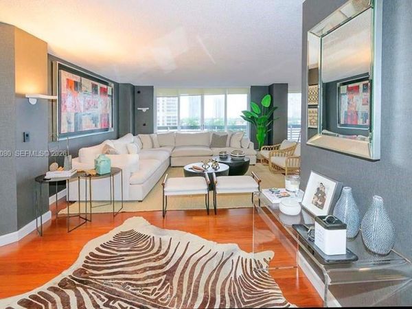3600 Mystic Pointe Dr , Unit 718, Aventura, FL 33180