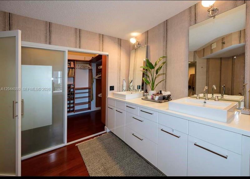 3600 Mystic Pointe Dr , Unit 718, Aventura, FL 33180 Photo