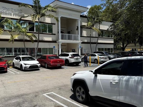 11801 SW 90th St , Unit 101, Miami, FL 33186