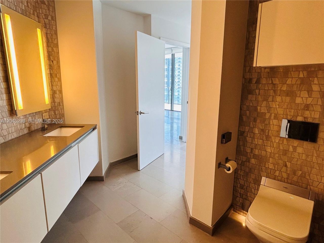 88 SW 7th St, Unit 1511, Miami, FL 33130 Photo