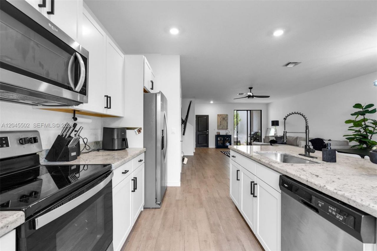 387 NW 17th St , Fort Lauderdale, FL 33311 Photo