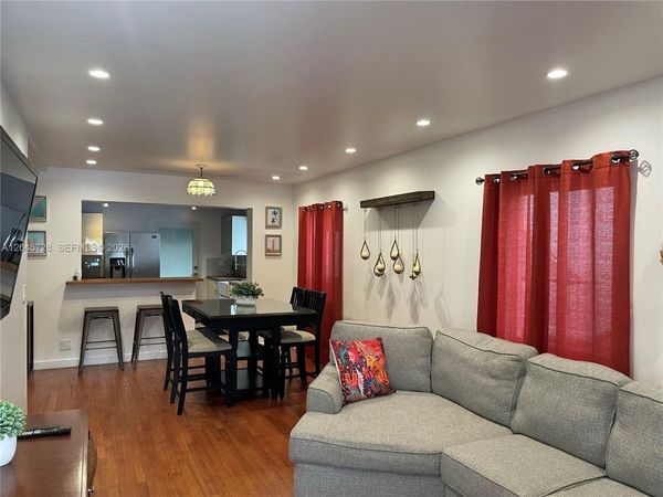2112 SW 60th Ct , Miami, FL 33155