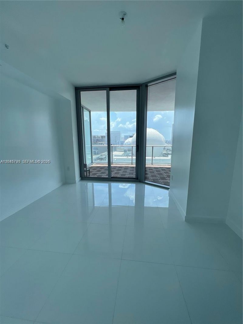 851 NE 1st Ave, Unit 1208, Miami, FL 33132 Photo