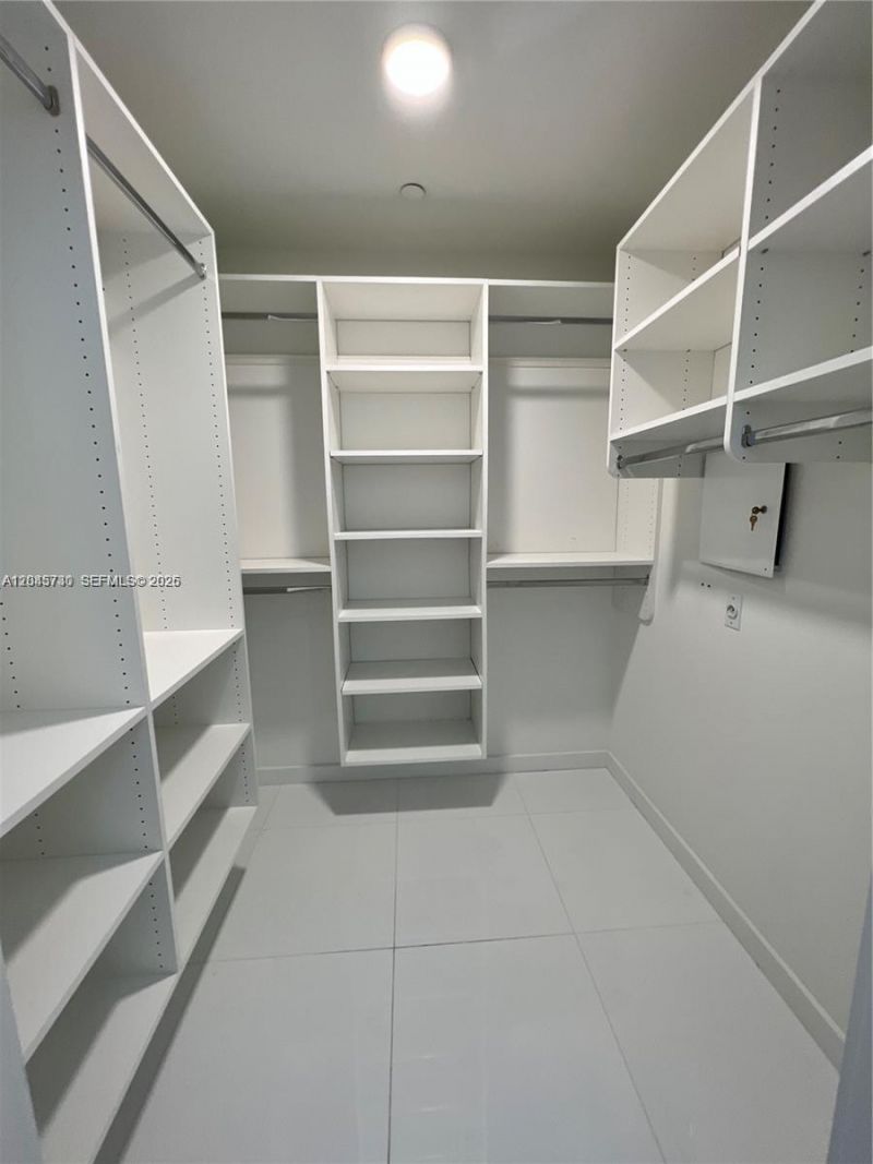 851 NE 1st Ave, Unit 1208, Miami, FL 33132 Photo