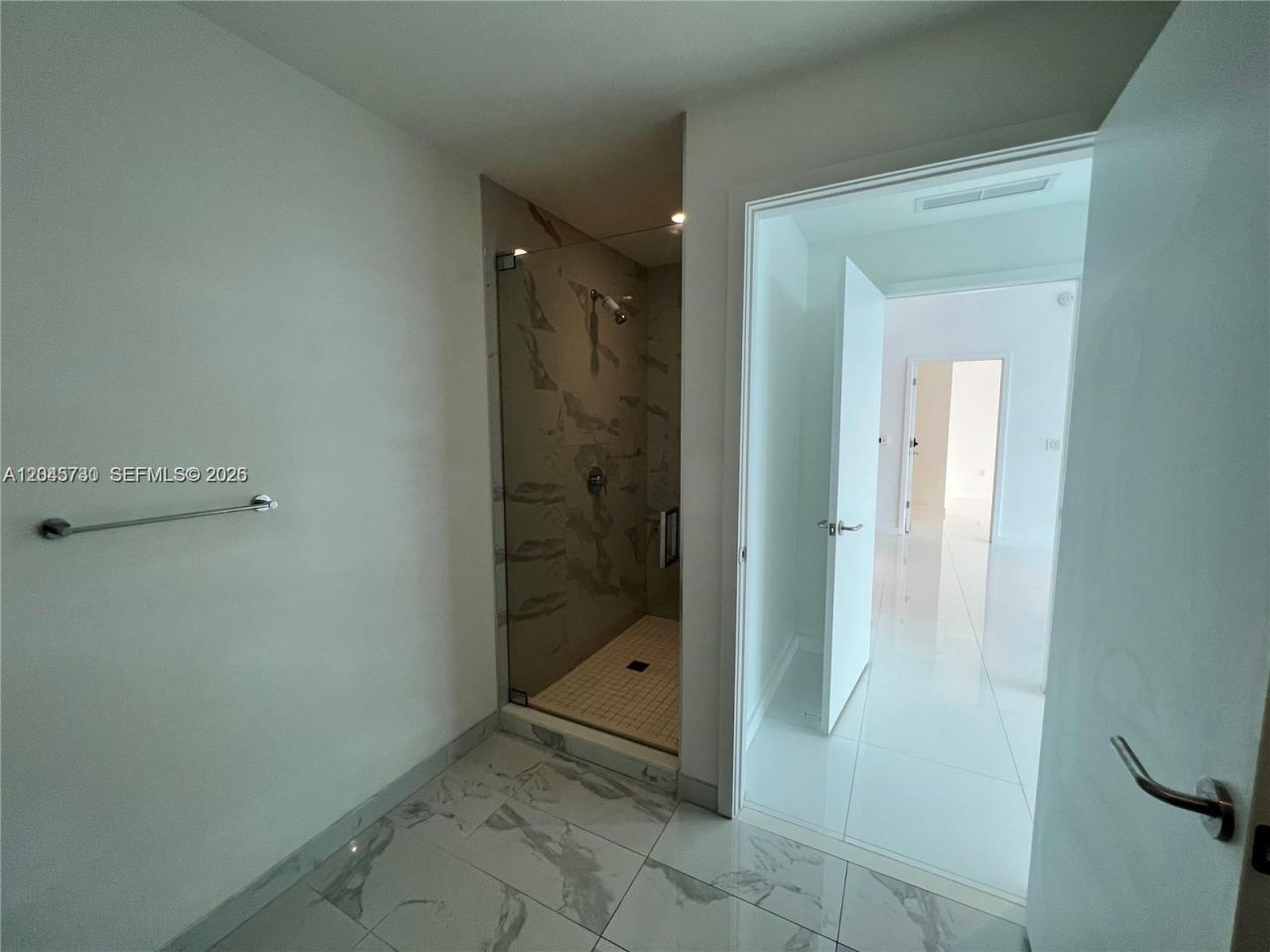 851 NE 1st Ave, Unit 1208, Miami, FL 33132 Photo