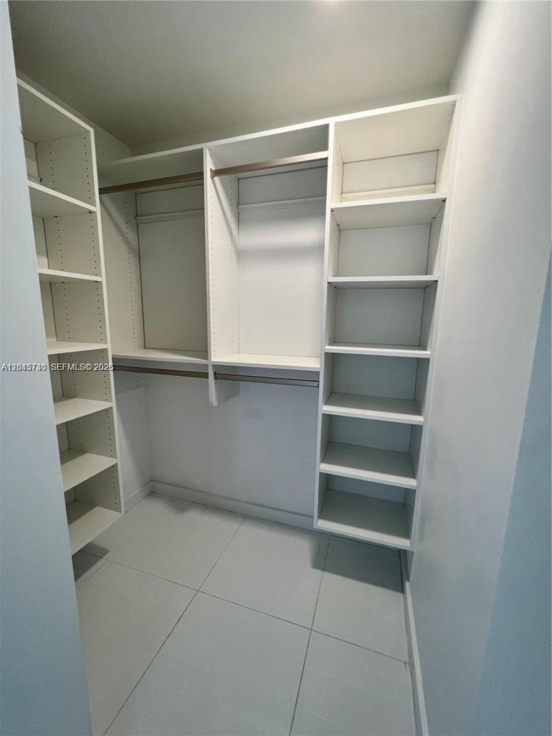 851 NE 1st Ave, Unit 1208, Miami, FL 33132 Photo
