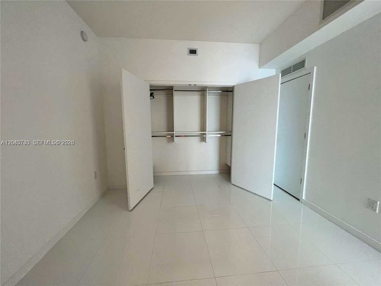 851 NE 1st Ave, Unit 1208, Miami, FL 33132 Photo