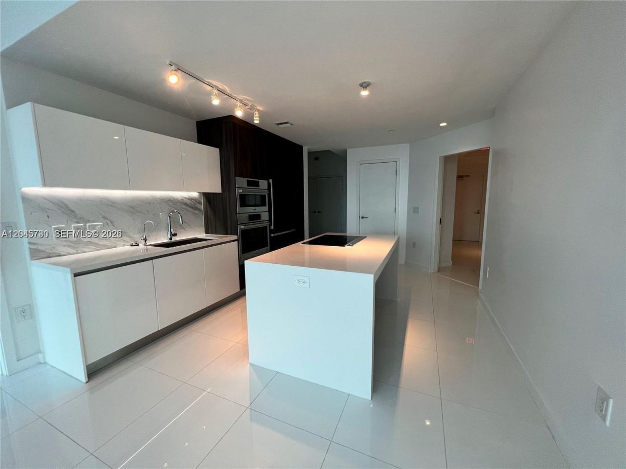 851 NE 1st Ave, Unit 1208, Miami, FL 33132 Photo