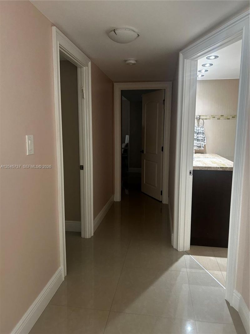 231 174th St , Unit 718, Sunny Isles Beach, FL 33160 Photo