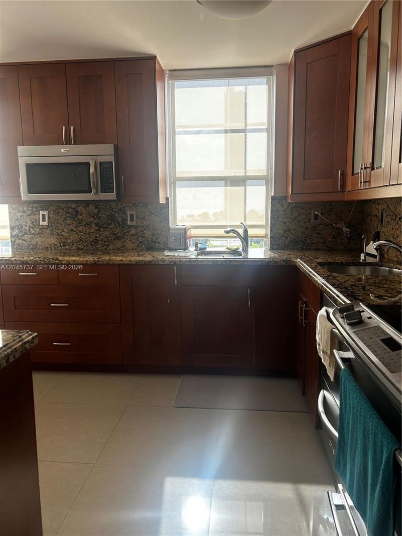 231 174th St , Unit 718, Sunny Isles Beach, FL 33160 Photo