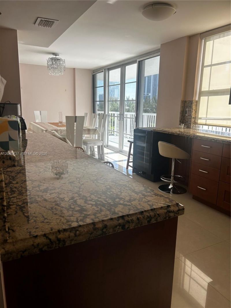 231 174th St , Unit 718, Sunny Isles Beach, FL 33160 Photo