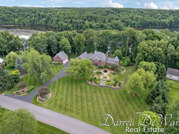 13850 Thompson Drive NE, Lowell, MI 49331
