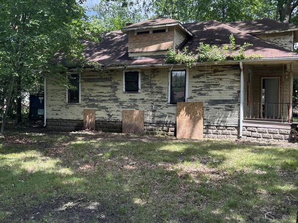 1914 Greenwood Avenue , Michigan City, IN 46360