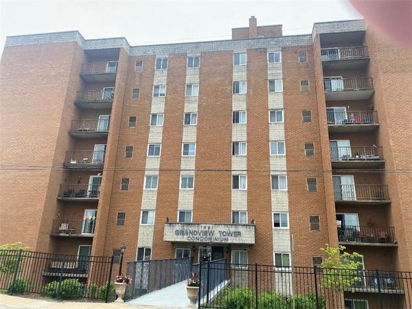 1001 Grandview Ave, Unit 701, Bridgeville, PA 15017