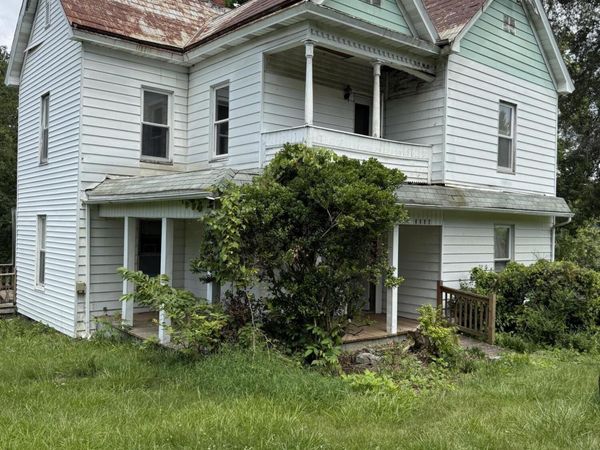 2236 Vance Tank Road, Bluff City, TN 37618