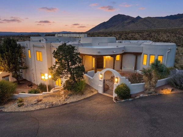 10901 Elena Drive NE, Albuquerque, NM 87122