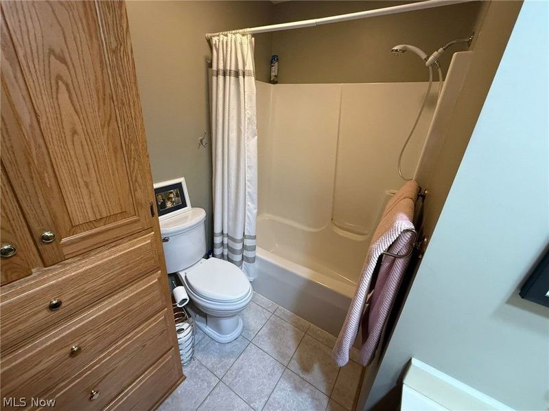 256 Clarence Drive SE, New Philadelphia, OH 44663 Photo 18