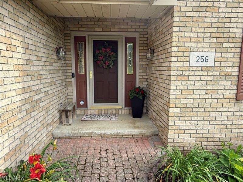256 Clarence Drive SE, New Philadelphia, OH 44663 Photo 2