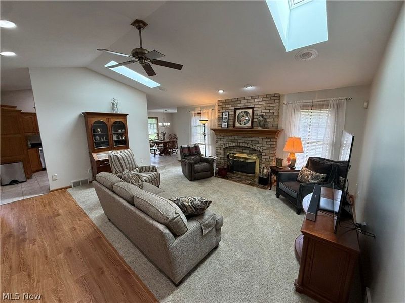 256 Clarence Drive SE, New Philadelphia, OH 44663 Photo 3