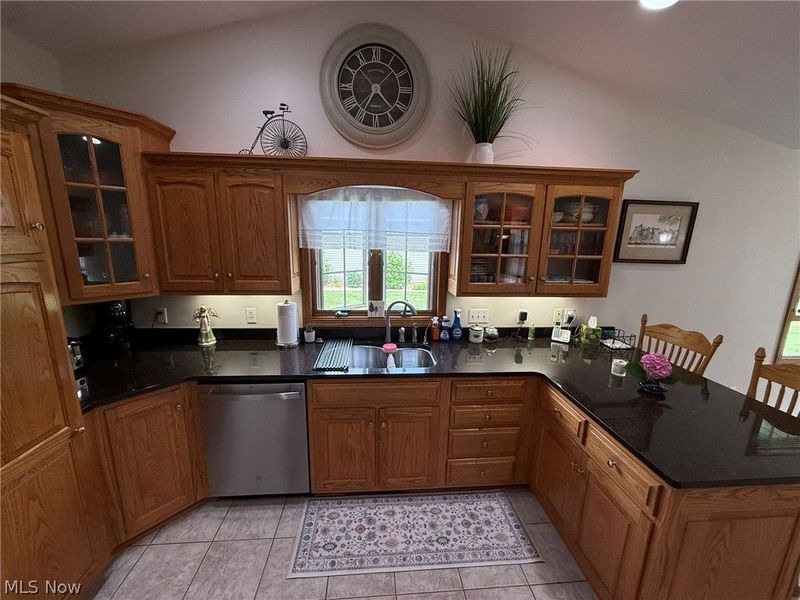 256 Clarence Drive SE, New Philadelphia, OH 44663 Photo 6