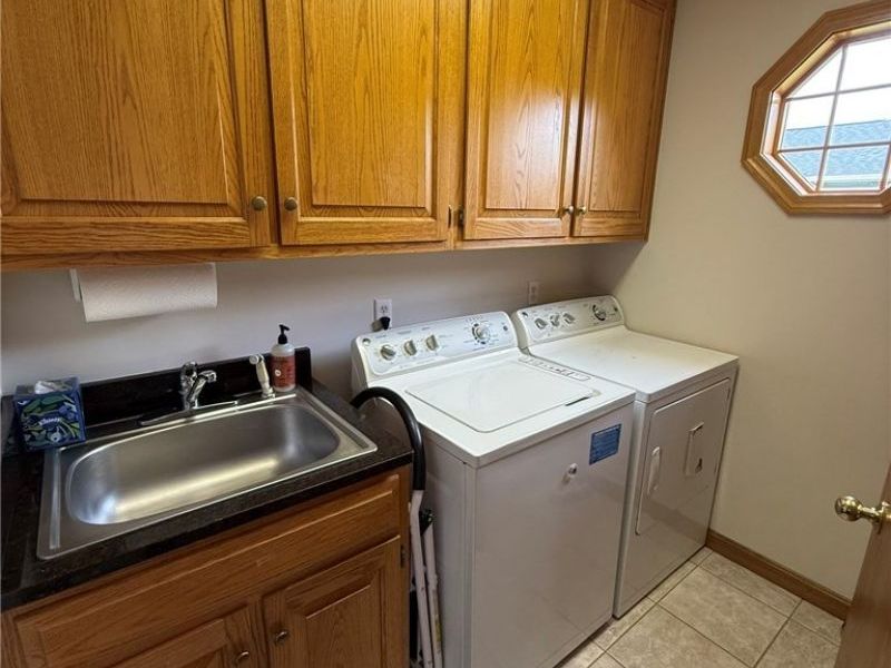 256 Clarence Drive SE, New Philadelphia, OH 44663 Photo 9