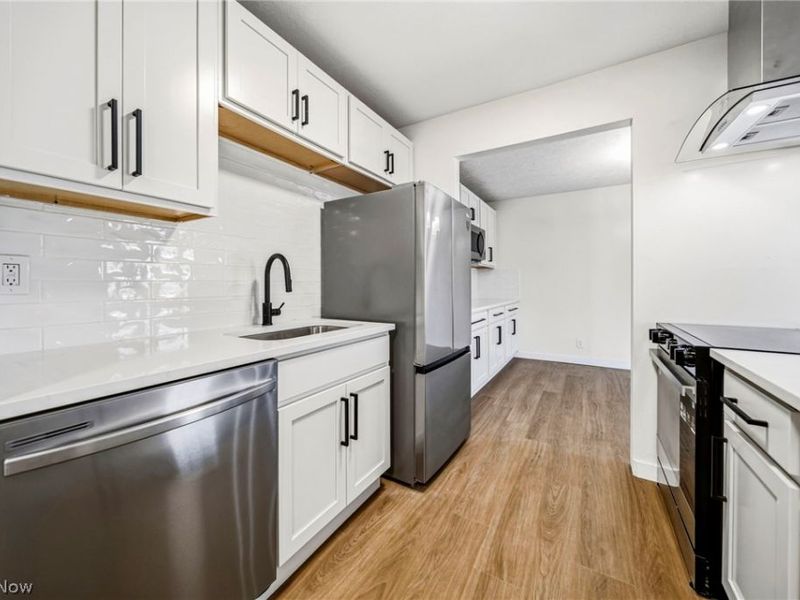 6824 Beacon Drive, Unit D, Mentor, OH 44060 Photo 12