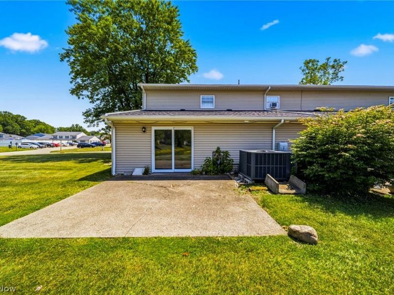 6824 Beacon Drive, Unit D, Mentor, OH 44060 Photo 3
