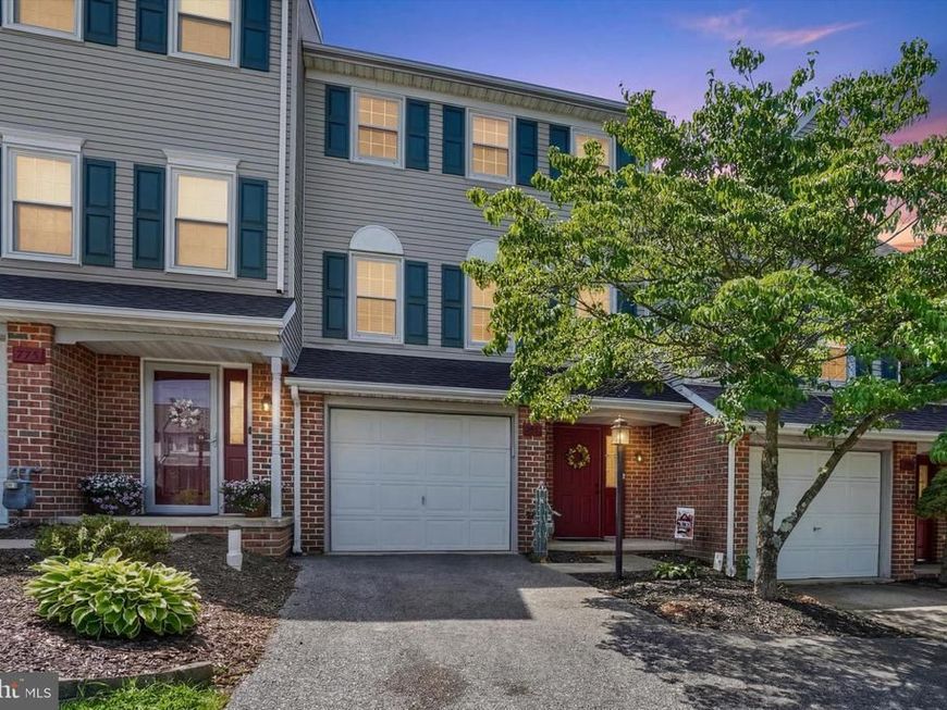 765 Robin Hill Circle, York, PA 17404 Main Photo