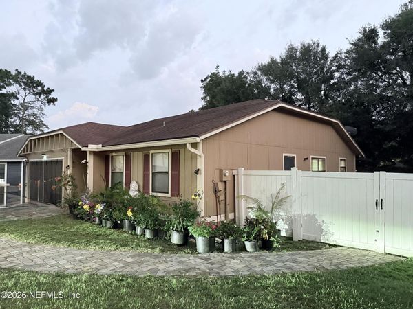 8005 FLEUR DE LIS Drive, Jacksonville, FL 32277