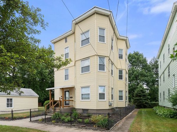 10 Riverview Ter, Chicopee, MA 01013