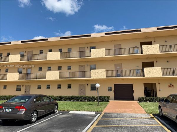201 Berkley Rd , Unit 204, Hollywood, FL 33024