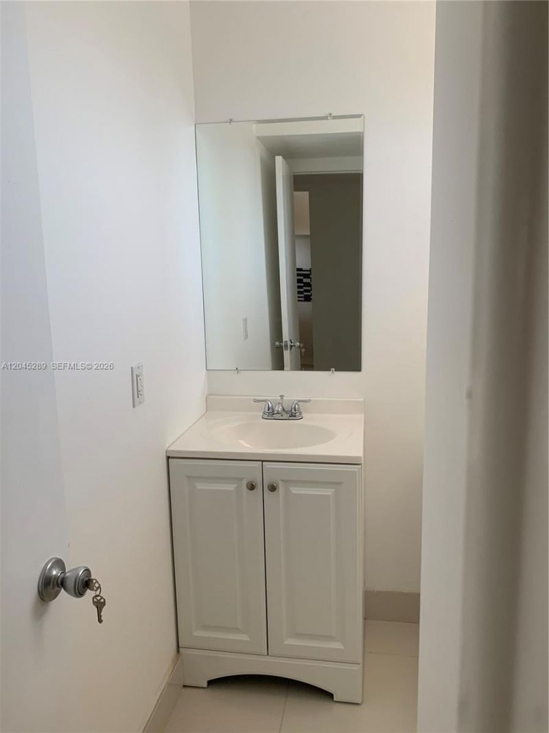 201 Berkley Rd , Unit 204, Hollywood, FL 33024 Photo