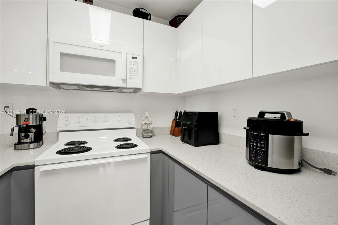1101 SW 122nd Ave , Unit 205, Miami, FL 33184 Photo