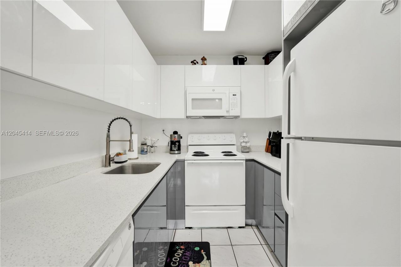 1101 SW 122nd Ave , Unit 205, Miami, FL 33184 Photo