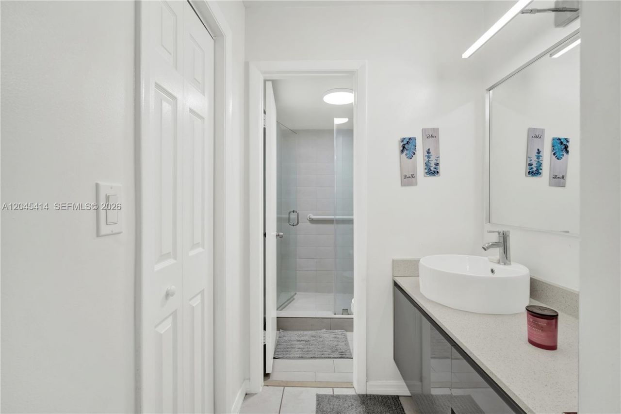 1101 SW 122nd Ave , Unit 205, Miami, FL 33184 Photo