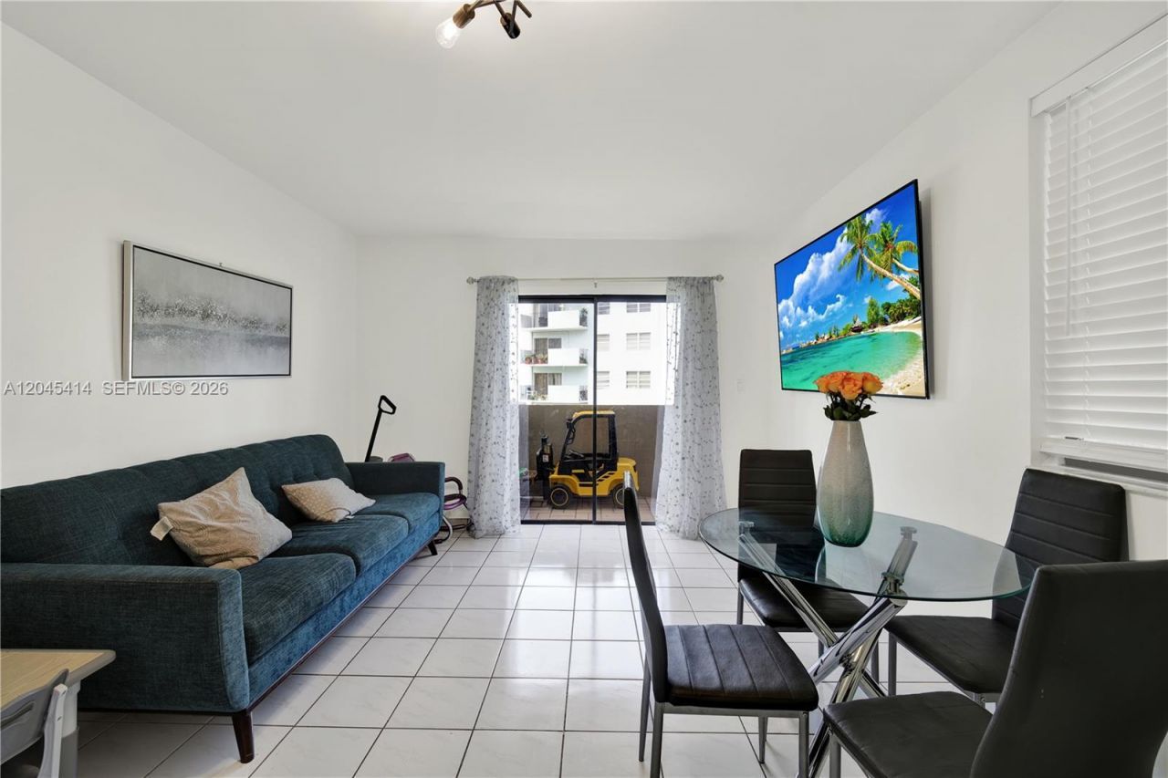 1101 SW 122nd Ave , Unit 205, Miami, FL 33184 Photo