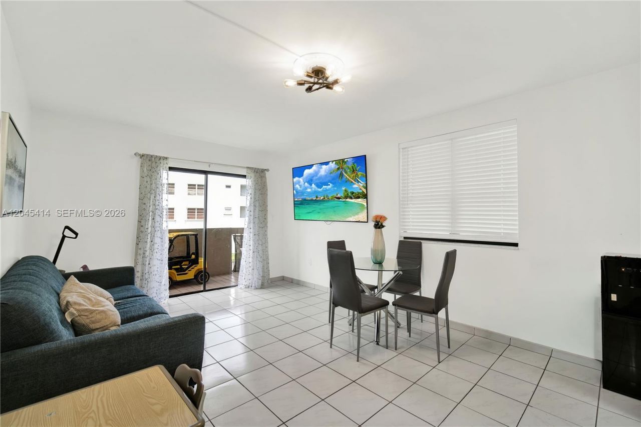 1101 SW 122nd Ave , Unit 205, Miami, FL 33184 Photo