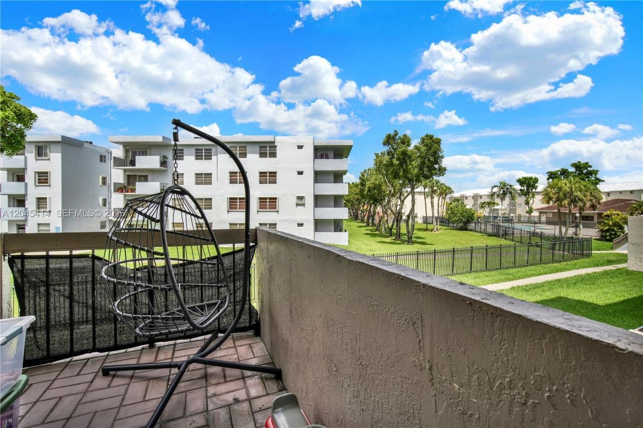1101 SW 122nd Ave , Unit 205, Miami, FL 33184 Photo