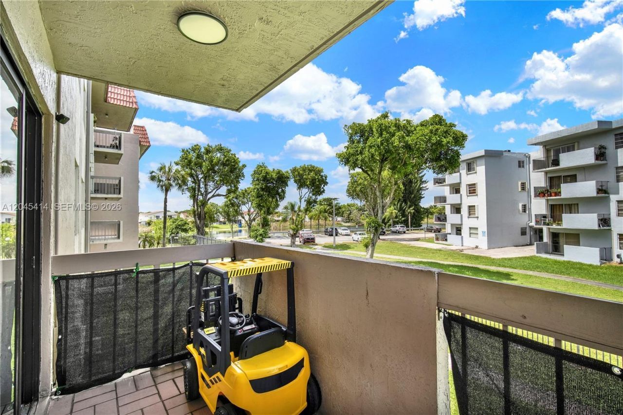 1101 SW 122nd Ave , Unit 205, Miami, FL 33184 Photo