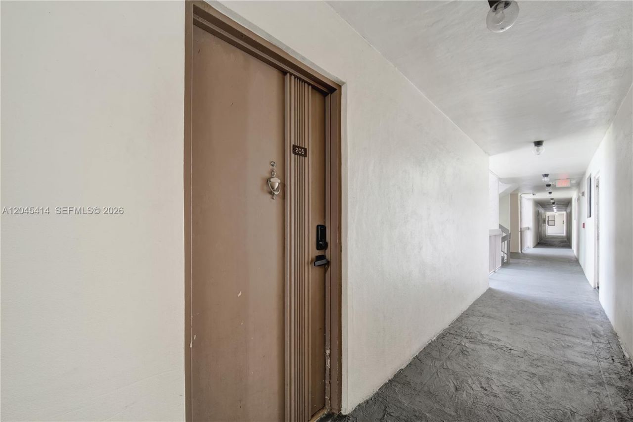 1101 SW 122nd Ave , Unit 205, Miami, FL 33184 Photo