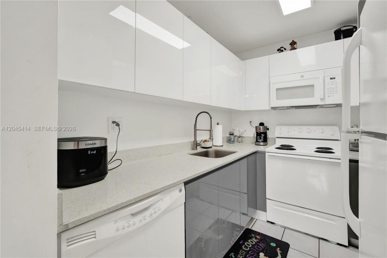 1101 SW 122nd Ave , Unit 205, Miami, FL 33184 Photo